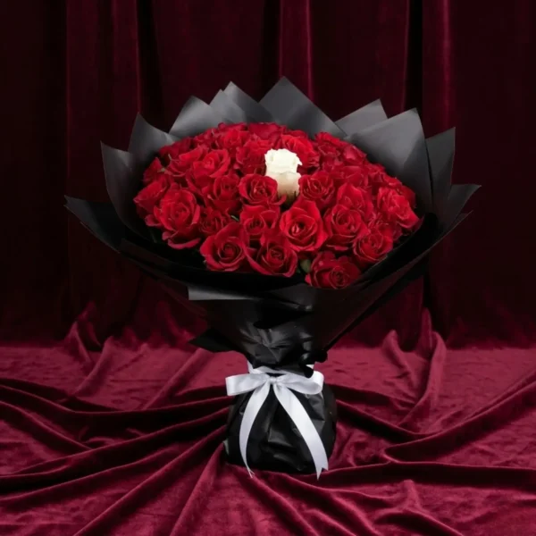 classic scarlet red rose & baby's breath matte black gifting bouquet (copy)