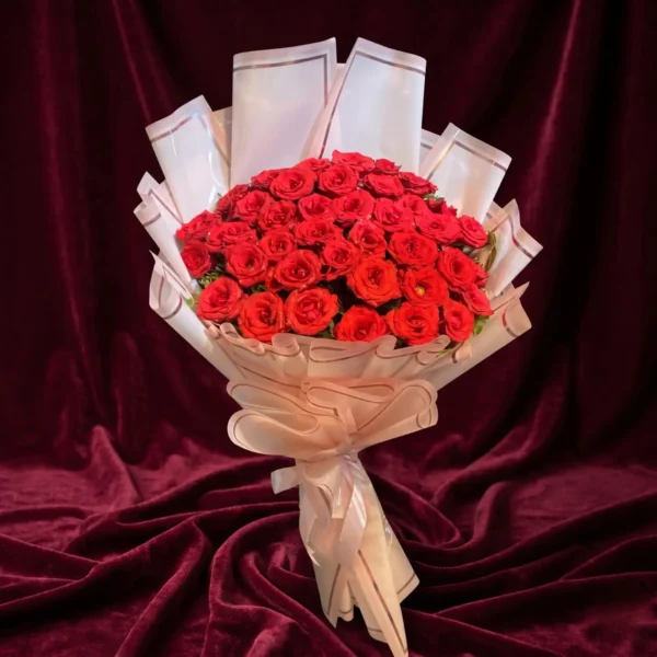 majestic scarlet red rose regal white bouquet (copy)